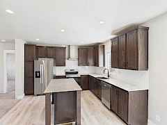 CAM03641G0-PR0028-STILL010